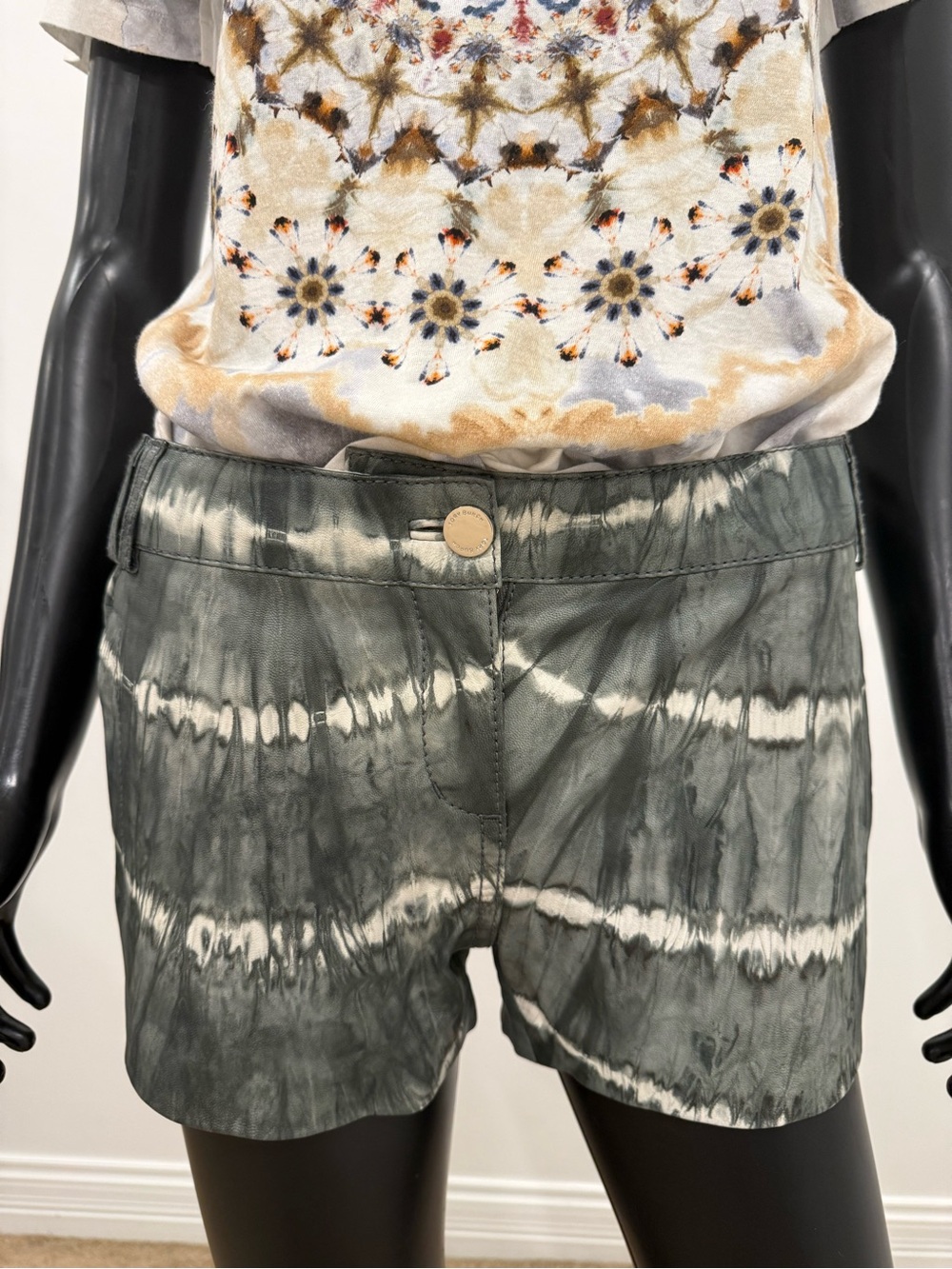 Tory Burch Olive Green Tie Dye Lamb Leather Shorts Size 2 NEW Soft Luxury